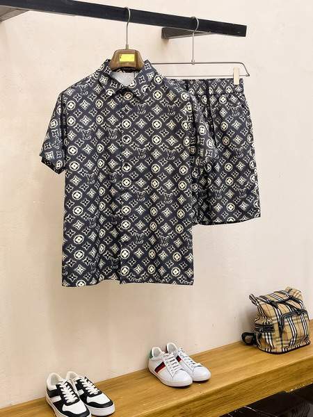 Picture of LV Shirt Pant Suits _SKULVM-3XL13gr12522913